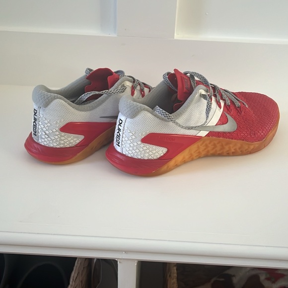 Nike Metcons - Picture 3 of 4